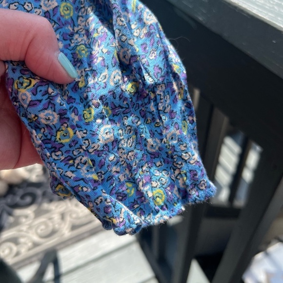 New- Universal Threads Women’s Top - Picture 2 of 9